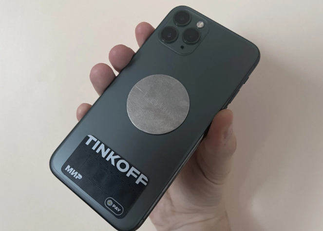 Банки России запустили платежные стикеры