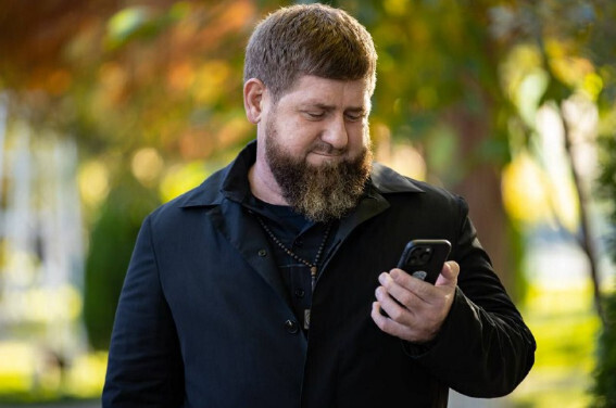 Известный блогер Кадыров на своем Телеграм-канале опубликовал стишок, посвященный барду Семену Слепакову