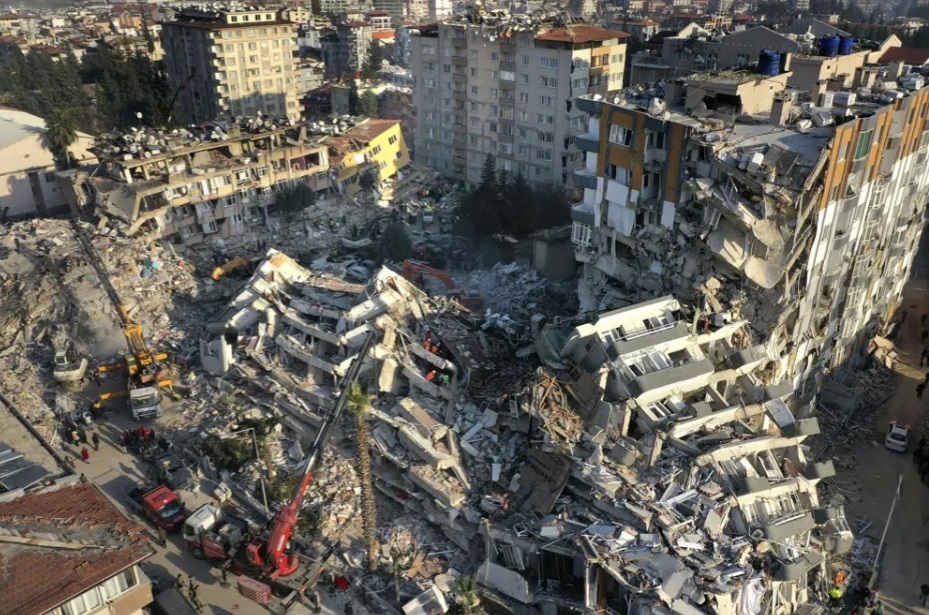 Спасательные работы в Турции продолжаются...