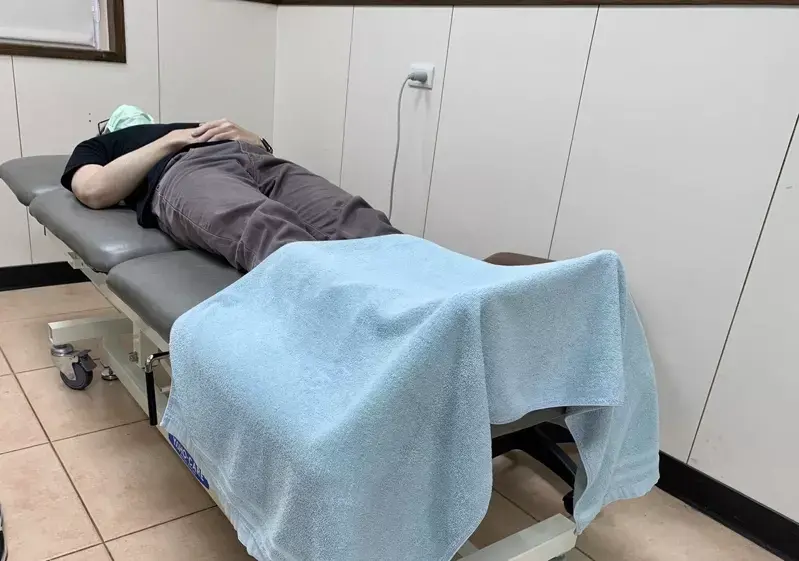 У пожилых людей плохое кровообращение в холодную погоду, а их ноги немеют и покалывают. Что делать?