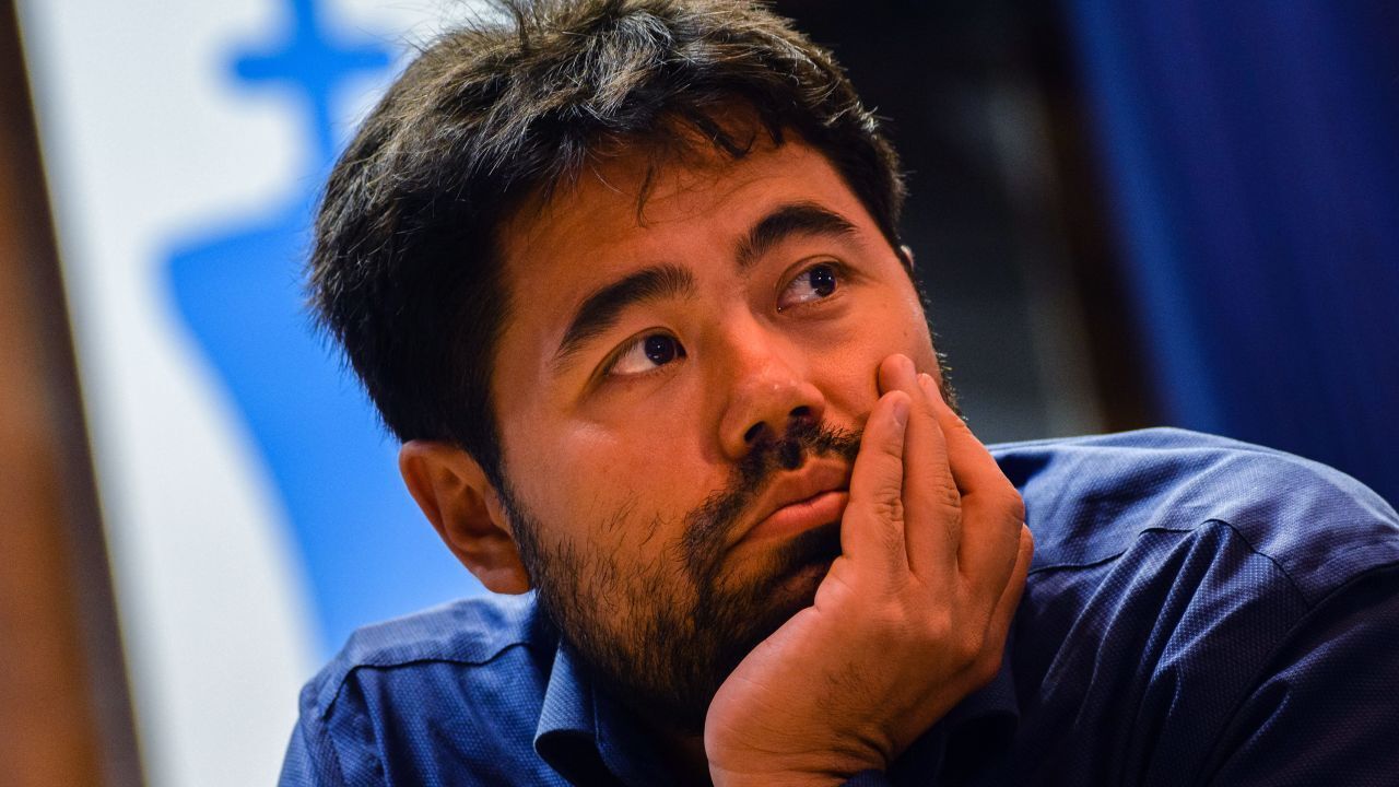 Магнус Карлсен победил Хикару Накамуру в битве с большими шахматными пушками