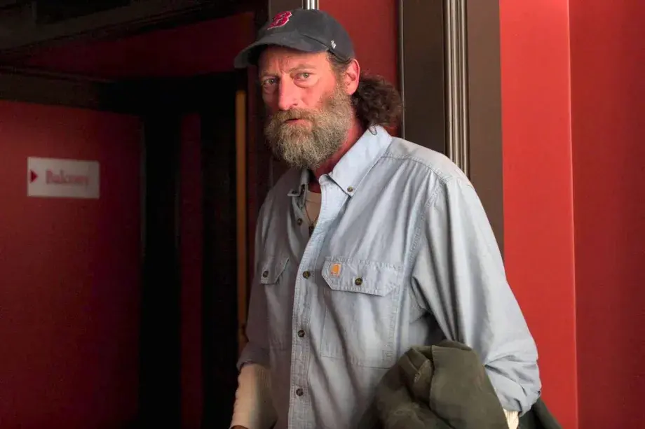 Исполнитель национального гимна для глухих на Суперкубке - оскароносный актер из "Звездных войн", которого вы должны знать