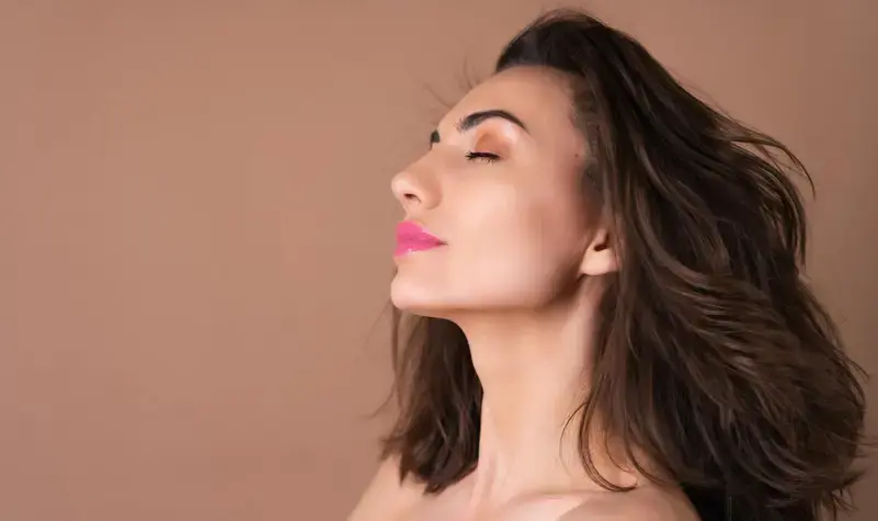 Касторовое масло. Его косметические преимущества не ограничиваются уходом за волосами