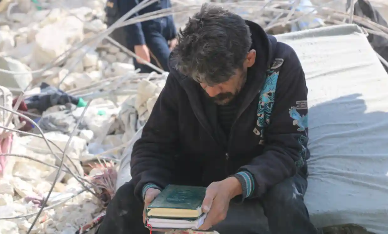 Лидер сирийских повстанцев через неделю после землетрясений умоляет о помощи извне