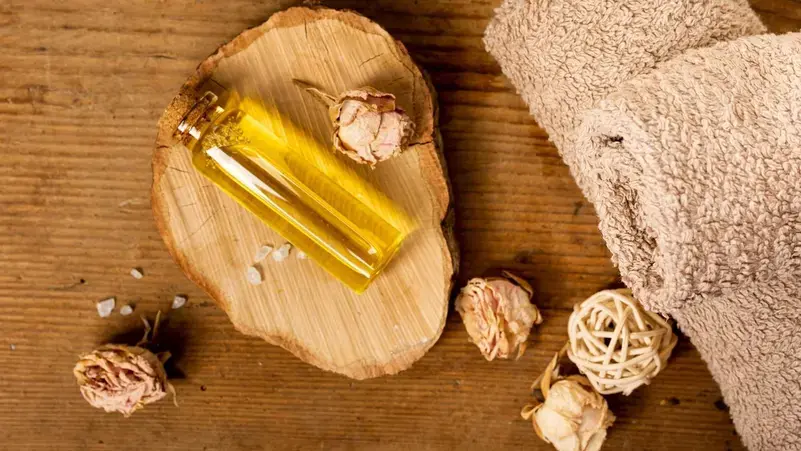 Касторовое масло. Его косметические преимущества не ограничиваются уходом за волосами