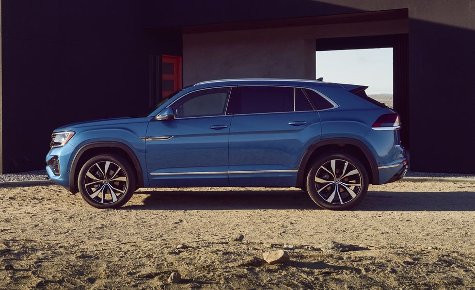 Обновленные VW Atlas и Atlas Cross Sport 2024 года выглядят более привлекательно и более роскошно.