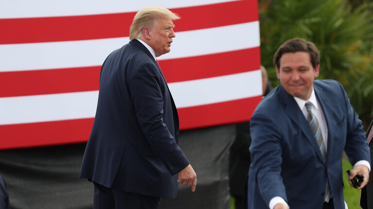 Трамп отрицает, что усердно работает над обзывательством