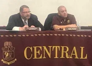 Студент из Нью-Джерси, над которым издевались, покончил жизнь самоубийством. Сейчас главврач ушел в отставку