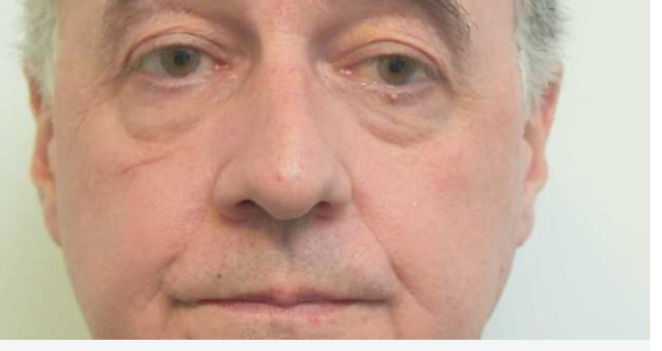 Дэвид Баллантайн Смит: охраннику британского посольства платили «значительные суммы наличными» за шпионаж в пользу россиян.