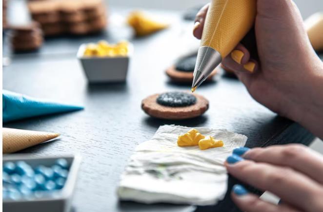 Нужно ли комиссионеру оформлять декларацию или сертификат на продукцию ручной работы?