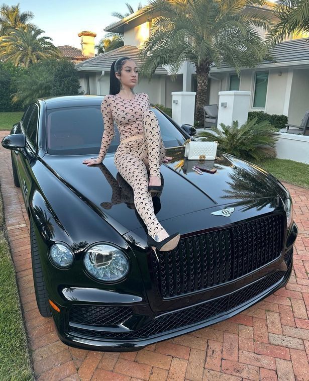 Роскошная жизнь Бхада Бхаби после того, как она побил рекорд OnlyFans