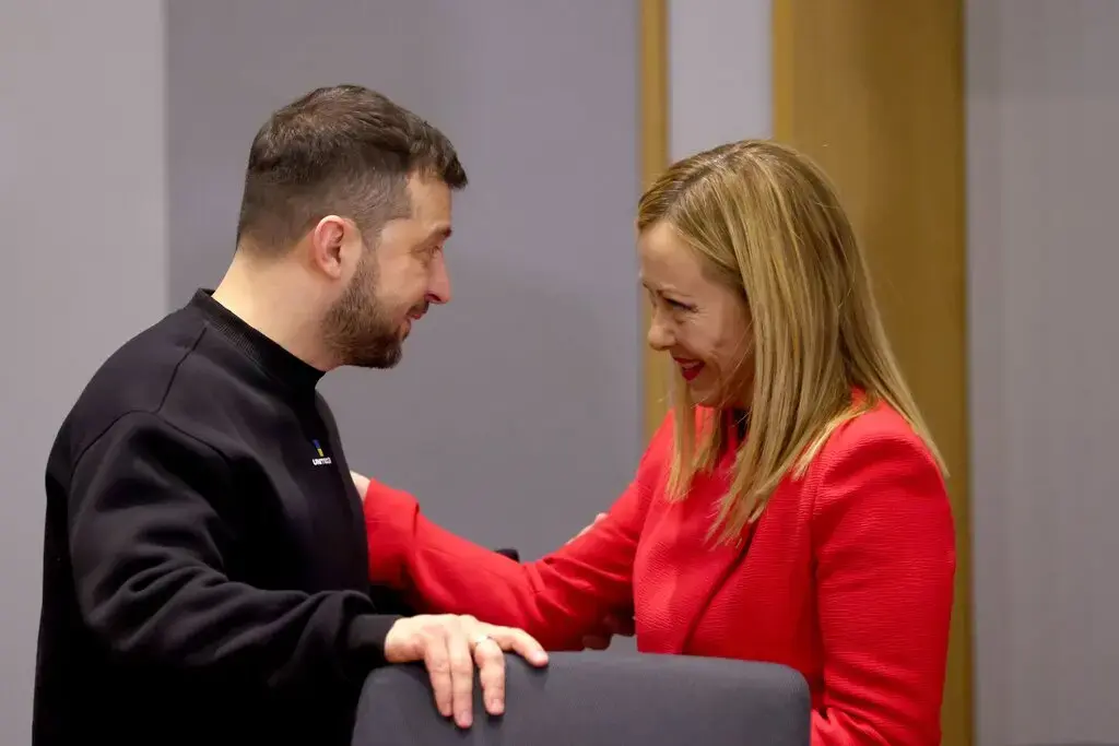 Лидер крайне правых Италии раздражает Европу, играя в основном хорошо