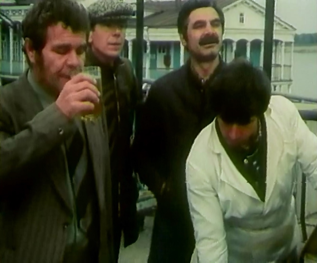 Фильмы 90-х. Эпоха странных названий