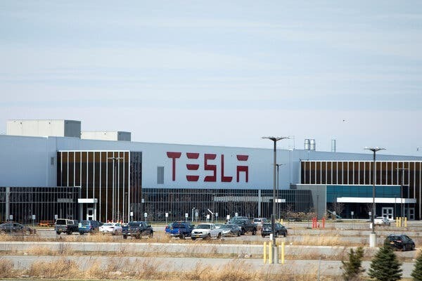 Профсоюз заявляет, что Tesla уволила рабочих Buffalo, стремящихся организоваться