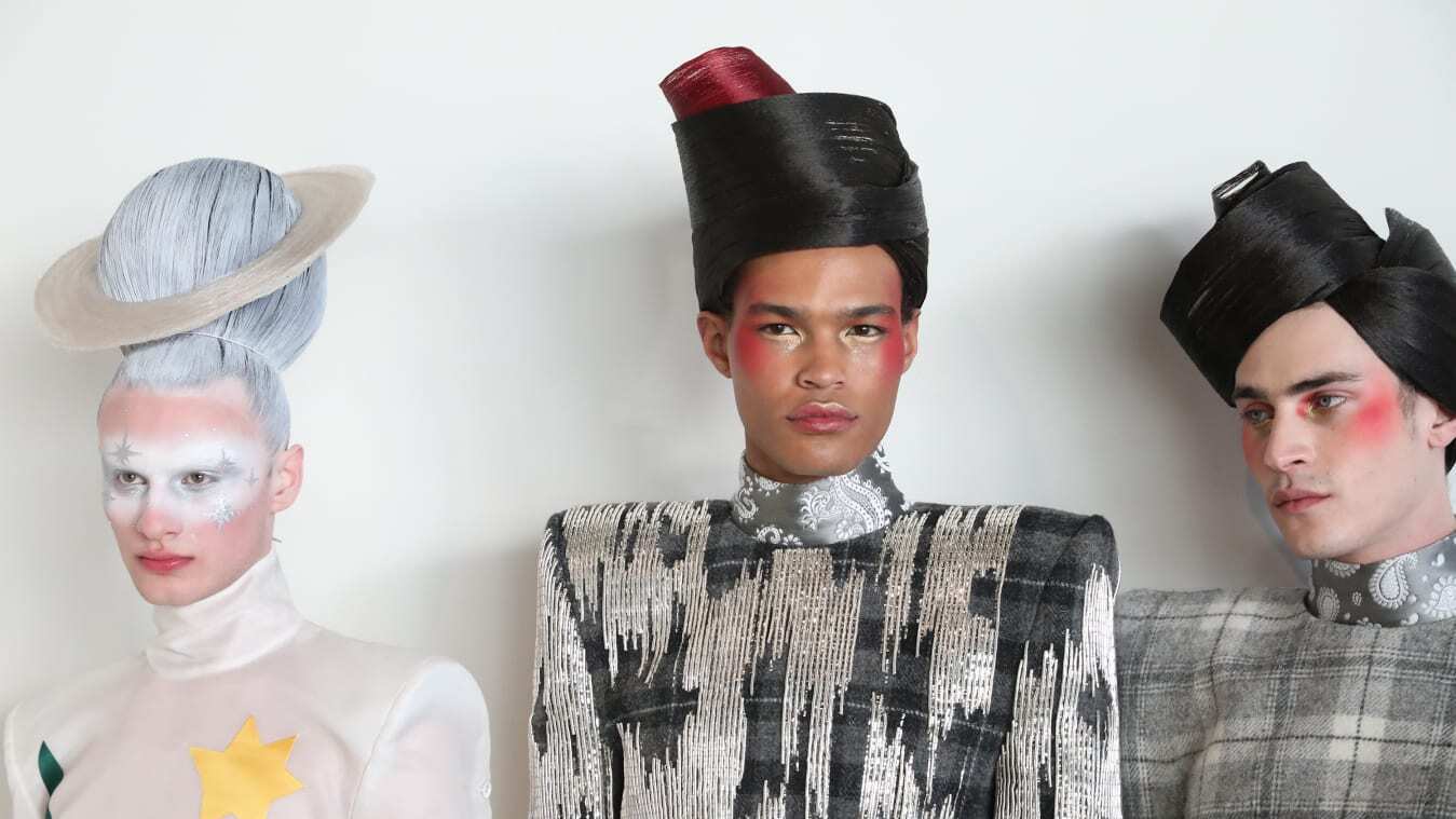 На Неделе моды в Нью-Йорке новые коллекции представляли собой сочетание практичности и причудливости.