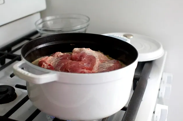 Ломаная паста со свиным рагу пальчики оближешь