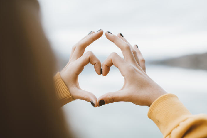 Рак легких, этот простой знак на ваших пальцах может позволить поставить ранний диагноз .