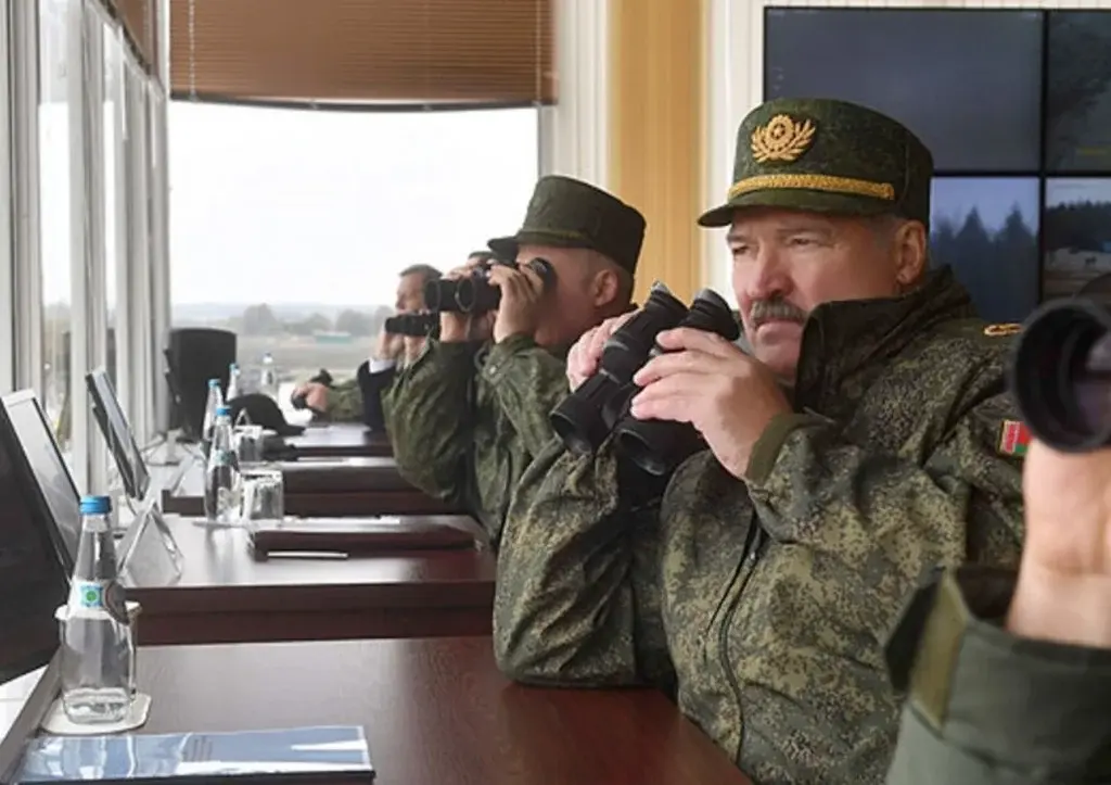 Лукашенко и война