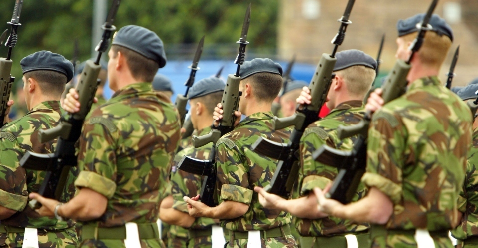 ВРЕДНЫЕ СИЛЫ Запасы боеприпасов в Великобритании упали до исторического минимума после десятилетий правительственных "набегов" на оборонные бюджеты