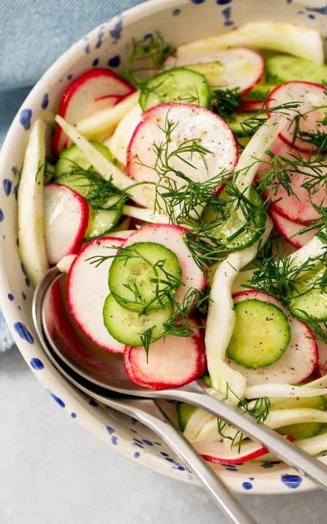 Легкий салат из редьки