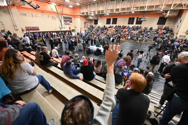 «Доверяйте правительству»: Агентство по охране окружающей среды стремится успокоить жителей Огайо, находящихся вблизи разлива токсинов