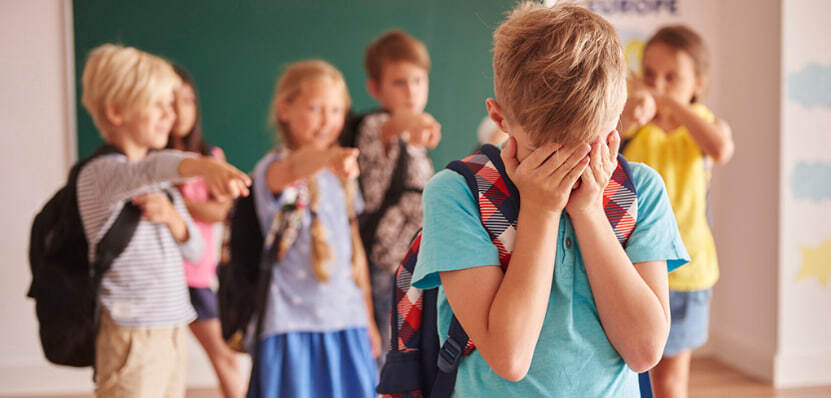 Издевательства в России: истории и решения, основанные на образовании.