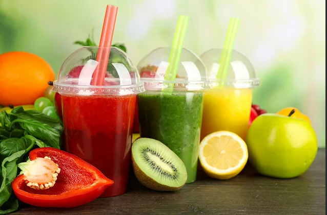 Смузи занимает первое место в среди идеальных напитков для завтрака.