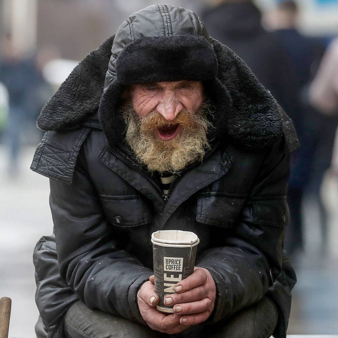 Бедность в России - это серьезная проблема, которая стоит перед страной на протяжении десятилетий.