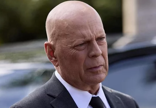 Брюс Уиллис объявляет о своем уходе из кино после того, как заболел "афазией"! Афазия преобладает в 3 группах, потеря навыков устной и письменной речи