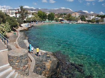 На пляжах острова Санторини