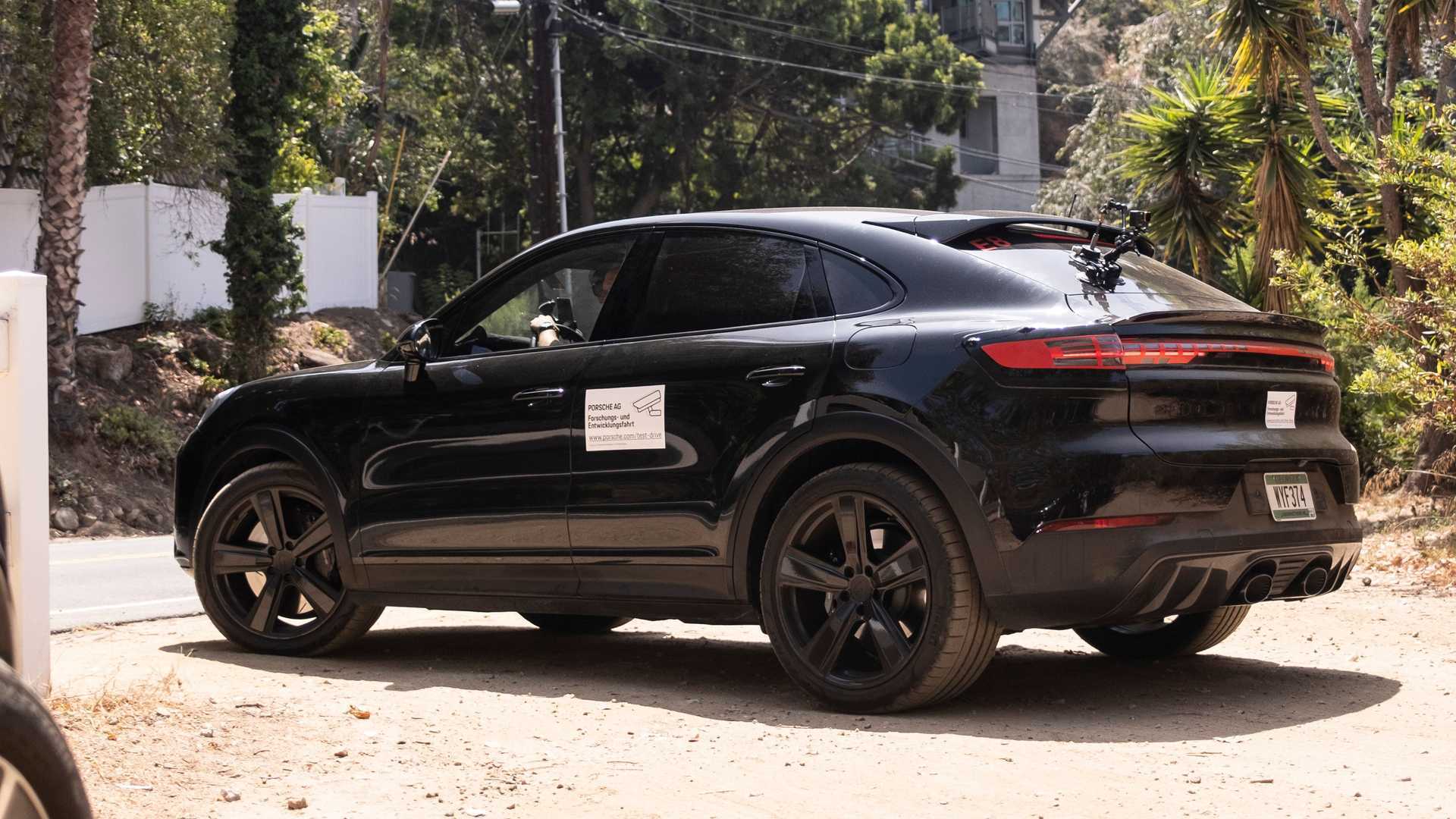 Porsche Cayenne (2024) на испытаниях прототипа: апелляция сразу. S Получает V8, гибриды имеют большую батарею, а также новое шасси