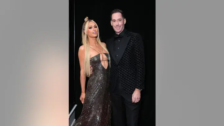 Пэрис Хилтон говорит, что была «секс-символом» и считала себя асексуалкой до встречи с мужем Картером Реумом.