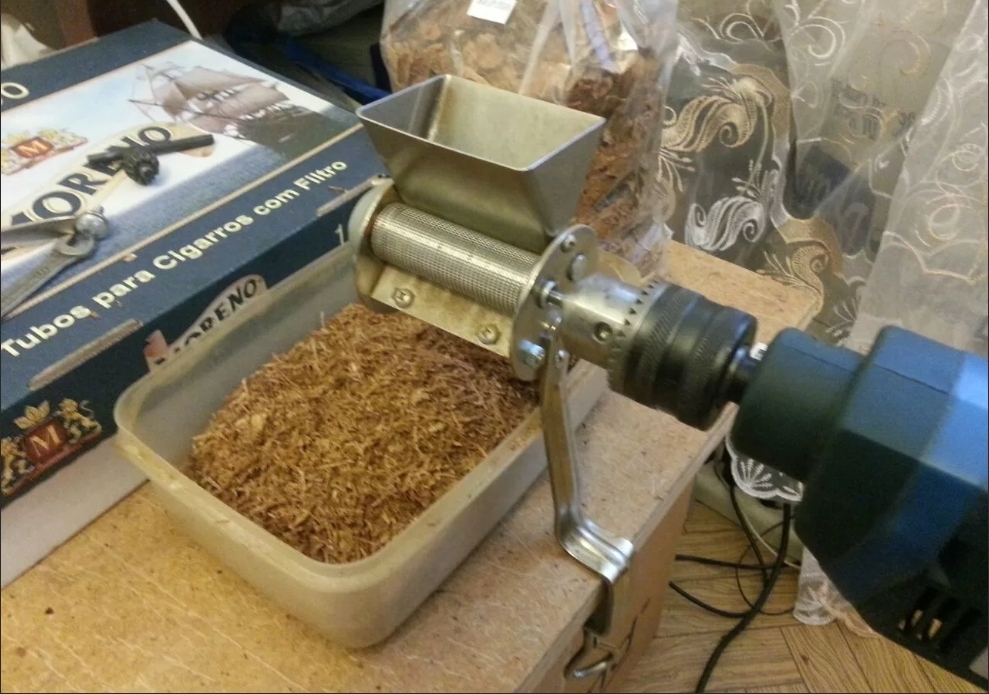 Каждый курильщик тратит в среднем 100000 рублей в год,покупая сигареты,есть альтернатива для дачников...