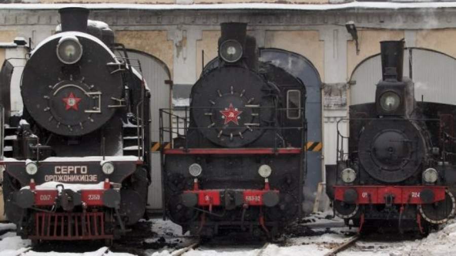 Минобороны отправляет стратегические паровозы в утиль? Единственной в России базе стратегического ресурса осталось всего лишь 12 паровых локомотивов!