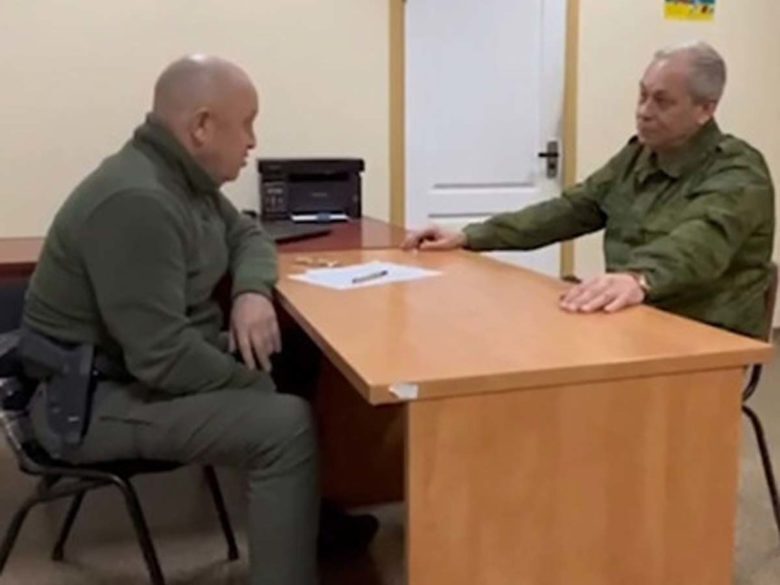 Шомполом по ж*** зарвавшемуся генералу: Пригожин ответил на отношение командования к армии Донбасса