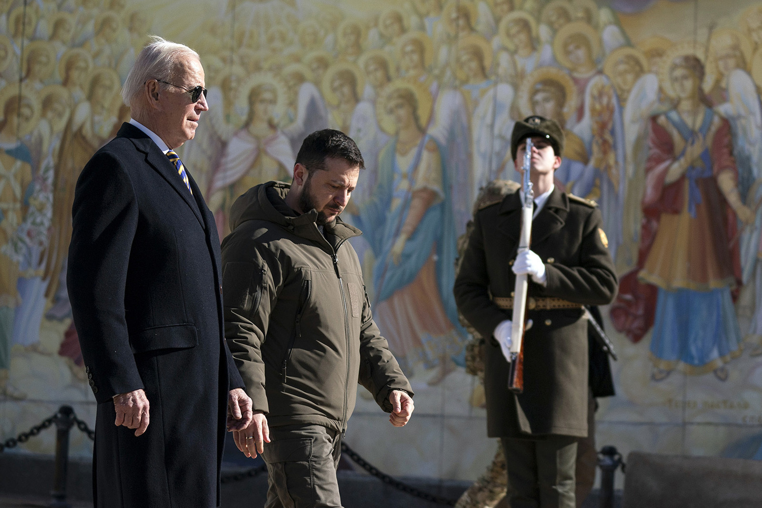 Байден готовится к последнему символическому столкновению с Путиным после неожиданной поездки в Украину