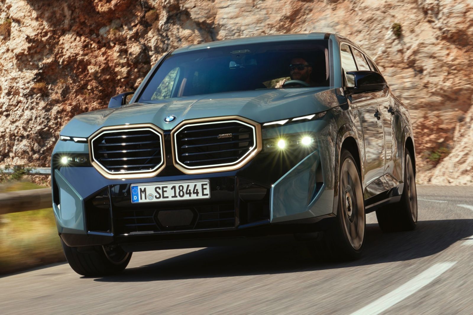 BMW XM: обзор автомобиля 2023 года. Модели, технические данные