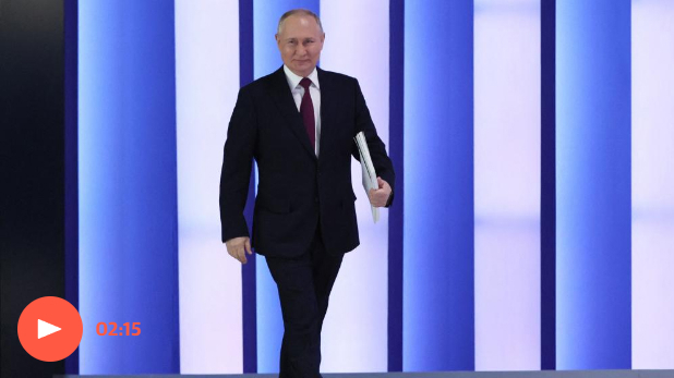 Джо Байден заявил, что российские войска находятся в беспорядке после года войны в Украине