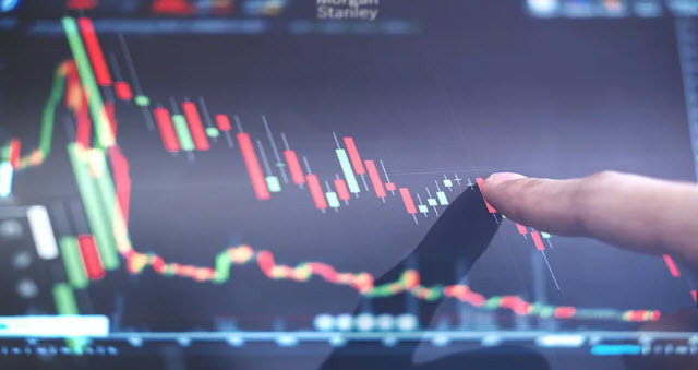 Падение более чем на 50%: Аналитики советуют купить эти 2 побитые акции, прежде чем они восстановятся