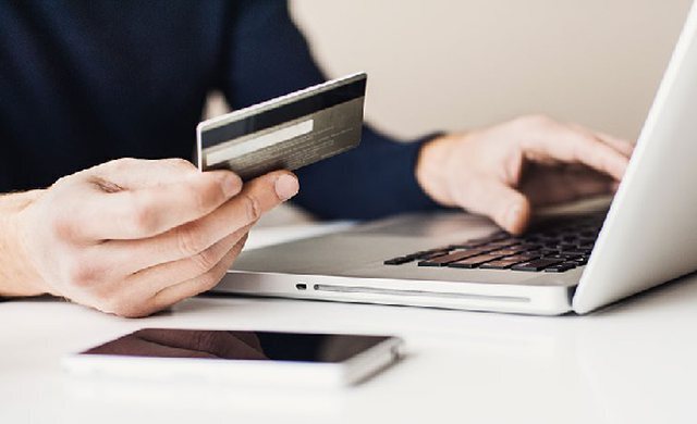 «Райффайзен Банк» держит в заложниках деньги клиентов, без предупреждения блокирует их счета