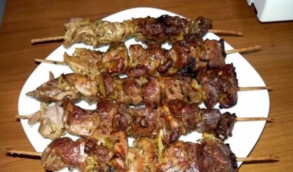 Шашлык в банке на шпажках из любого мяса, как на природе