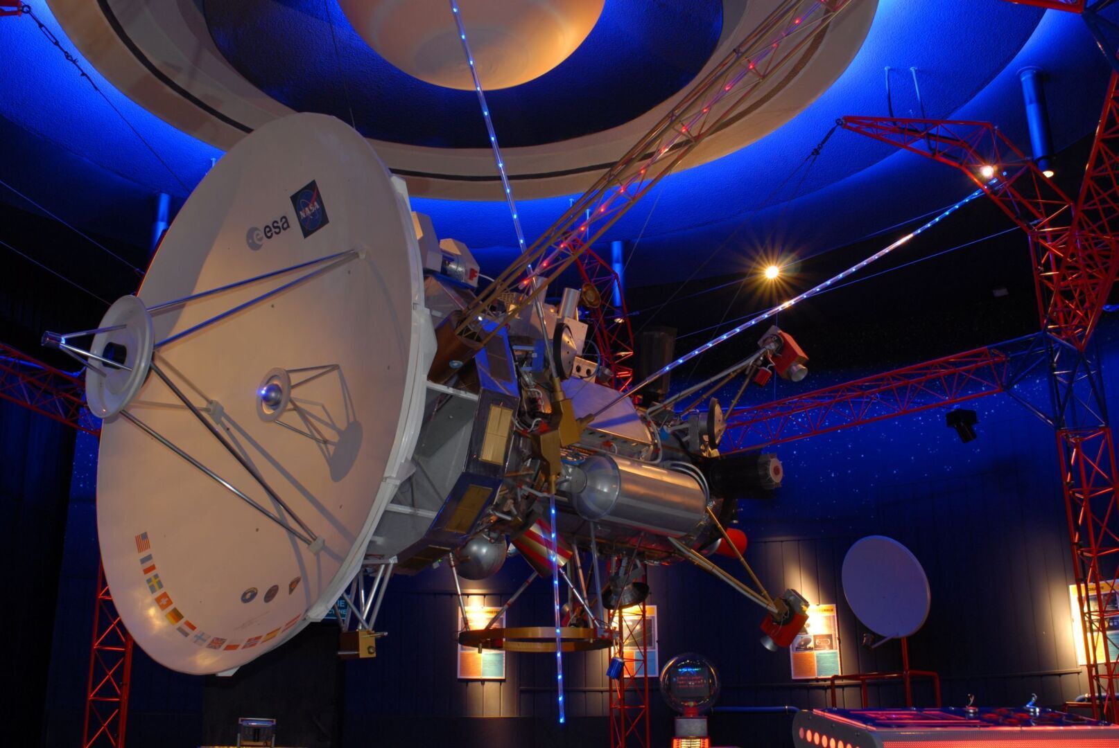 Вояджер-1 продолжает наблюдать за самыми дальними уголками Солнечной системы