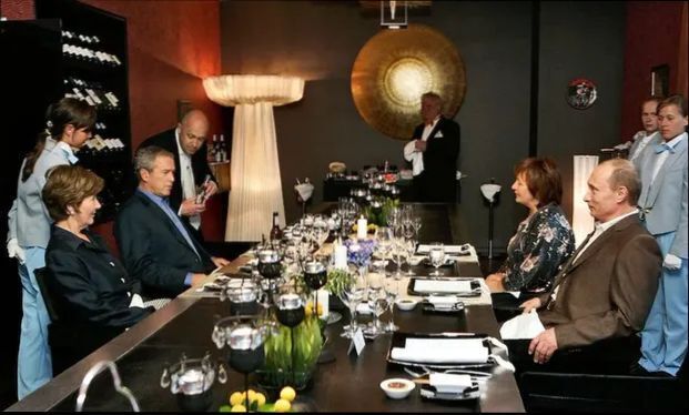 Евгений Пригожин: продавец хот-догов, поднявшийся на вершину путинской военной машины