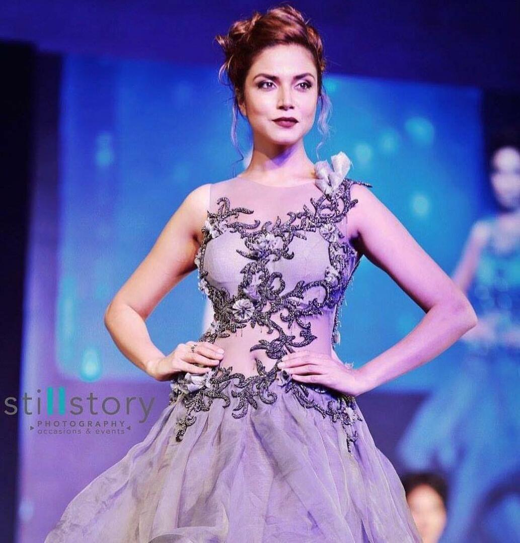 Манаси Могэ (красивые девушки и женщины)