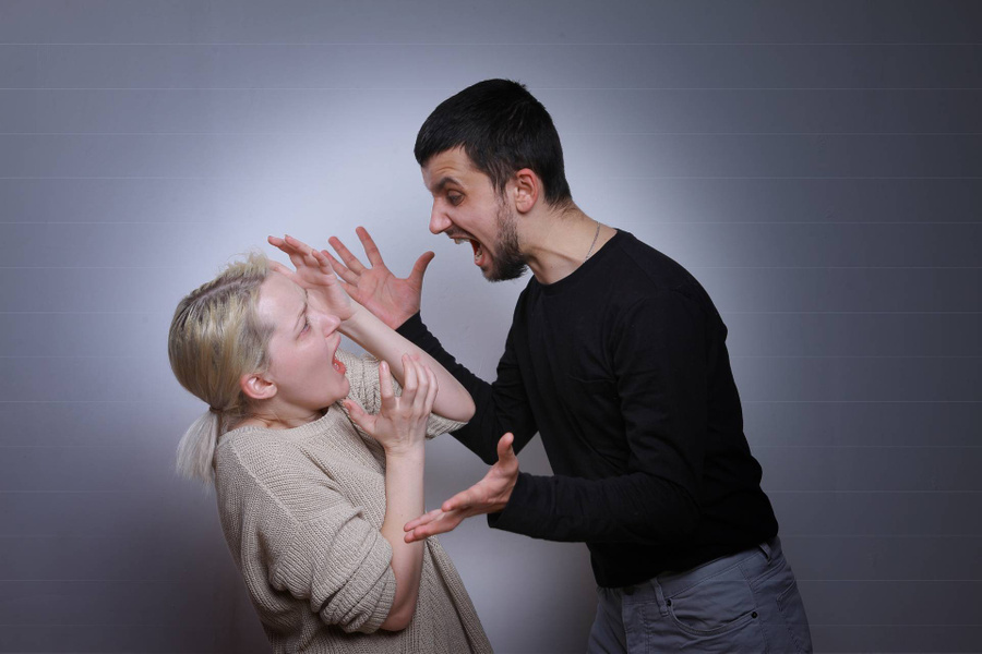 Признаки, свидетельствующие, что человек притворяется добреньким и уступчивым. Почему многие люди пытаются нас использовать в своих целях?