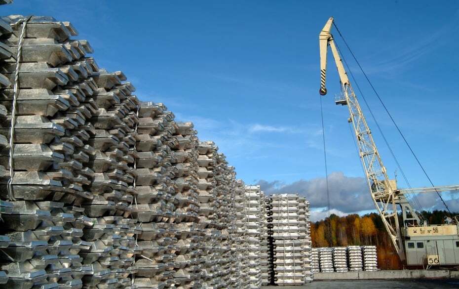 Год обстрела санкциями: что стало с экономикой и как будем жить дальше