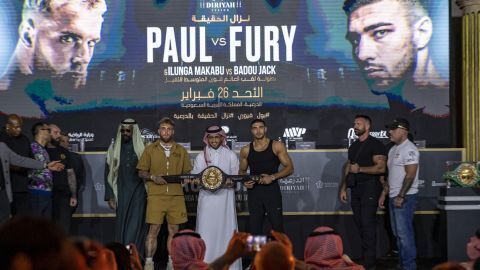 "Самый большой бой в боксе: Джейк Пол и Томми Фьюри столкнутся в эпическом бою!"