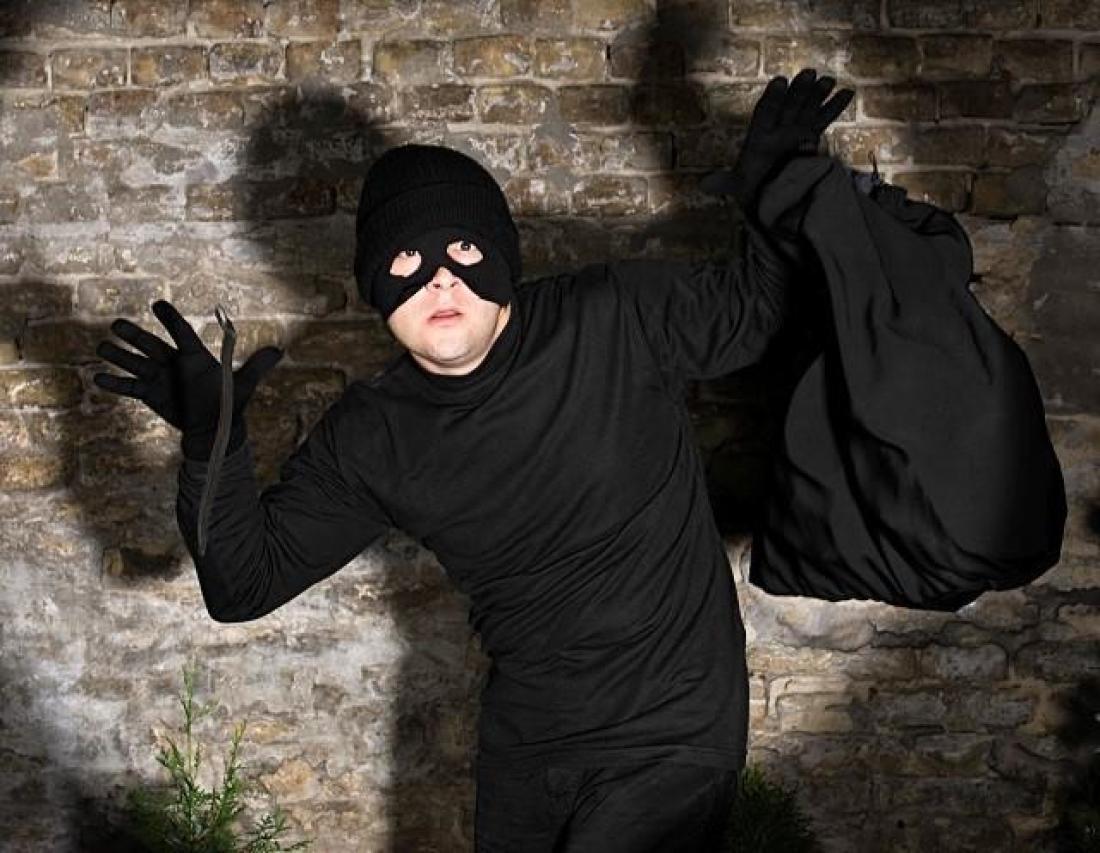 Мужика чуть не посадили за то, что у него на участке покалечился вор. Вам не кажется, что уже пора что-то менять в нашей судебной системе?