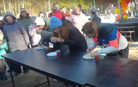 Подавлением насмерть блином женщины в Омской области, вызвали шок