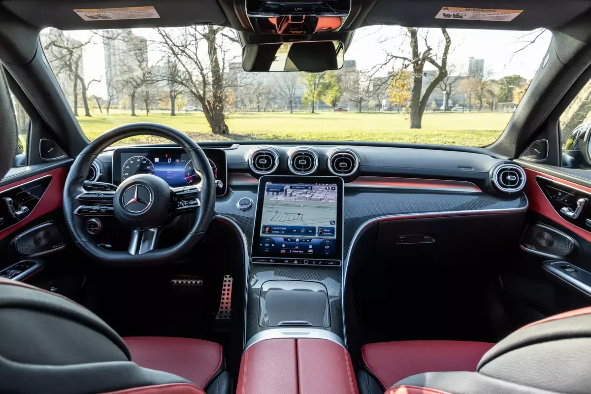 Обзор Mercedes-Benz C300 2023 года: